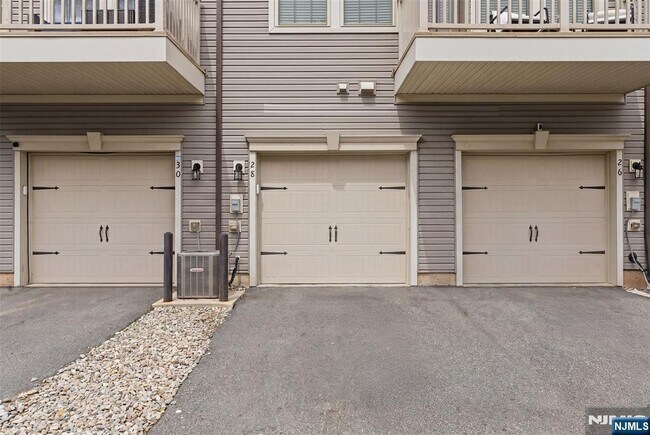 Building Photo - 28 Leahy Dr