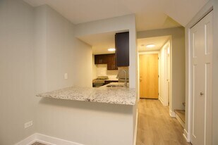 Building Photo - 456 W Barry Ave
