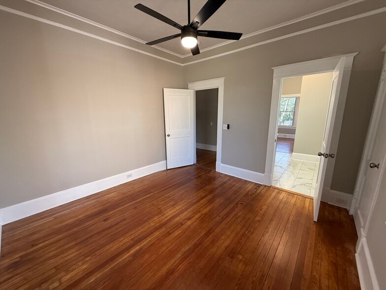 Building Photo - 1930 S Lumpkin St