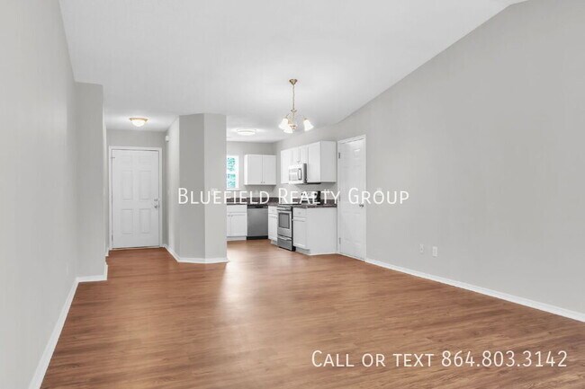 Building Photo - 111 White Willow Ct