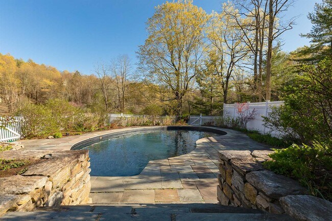 Building Photo - 0 Downing Rd