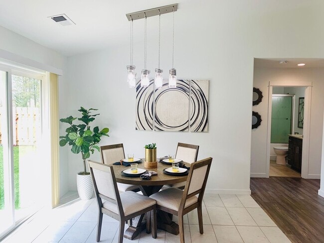 Building Photo - Newer 3 bedroom 2 bath house in Sutherlin