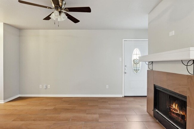 Building Photo - 2907 Kestrel Dr