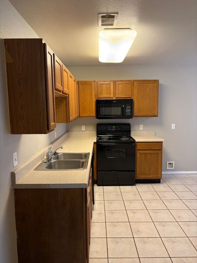 Building Photo - 1125 Grinnel Cir