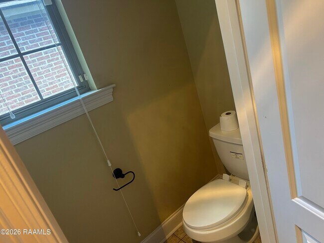 Building Photo - 303 Annabelle Dr