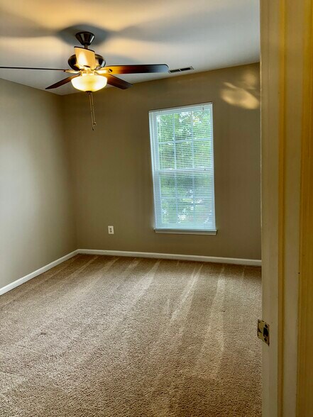 Building Photo - 140 Eastridge Cir