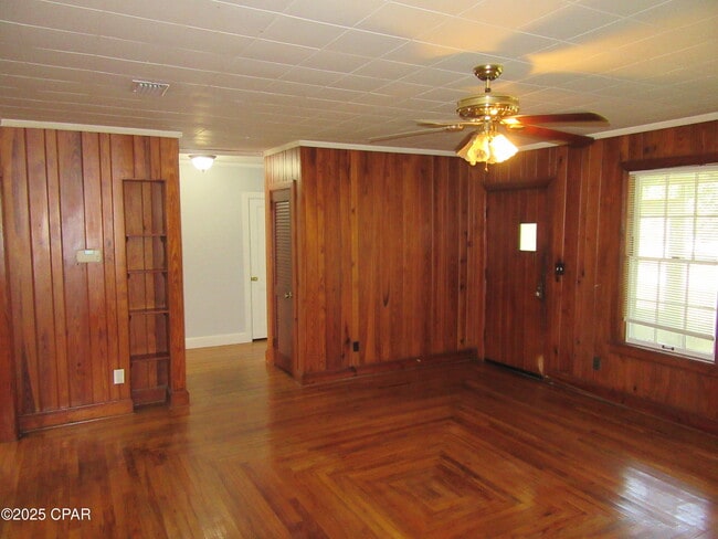 Building Photo - 304 Allen Ave