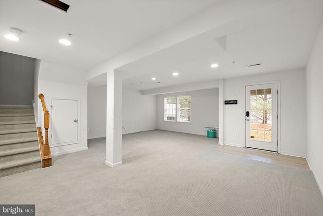 Building Photo - 253 Tall Trees Cir