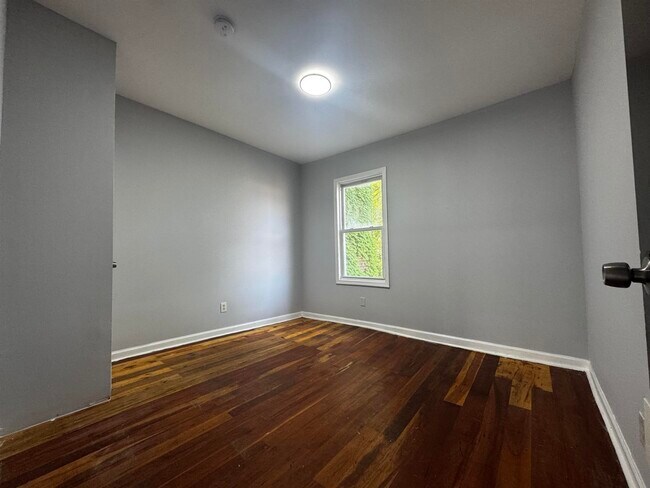Building Photo - 565 Ocean Ave