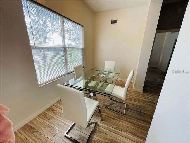Building Photo - 3702 54th Dr W