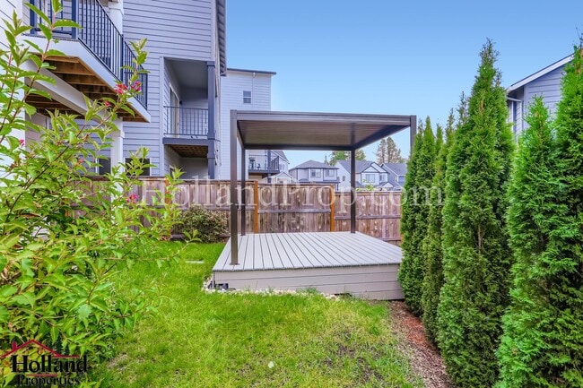 Building Photo - ** Stunning 5-Bedroom, with Pergola! Move in special $300 off first month rent*** NEW PRICE at $2...