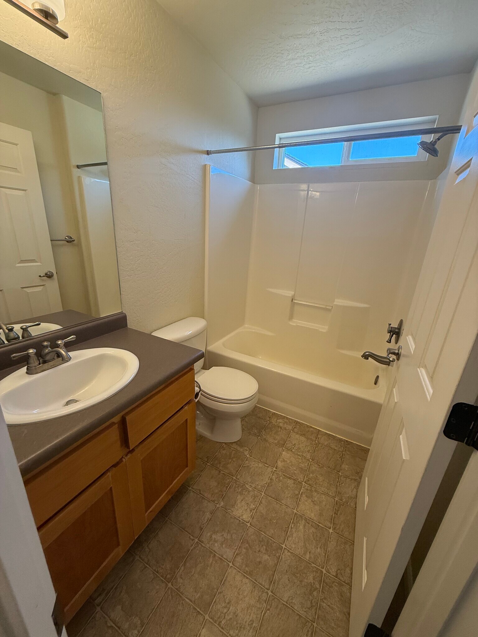 Building Photo - 1750 Sandstone Dr