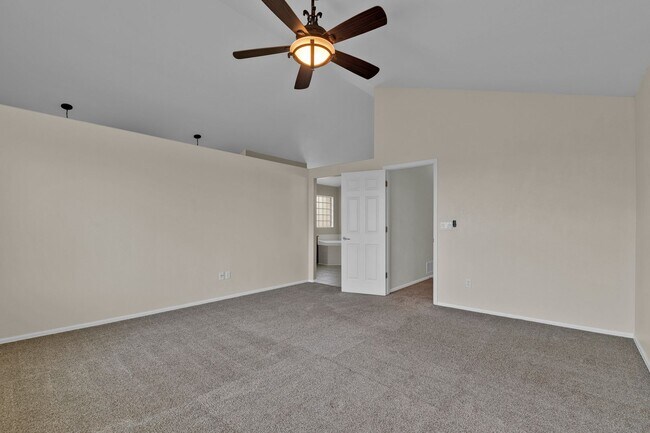 Building Photo - 705 Witchhazel Ct