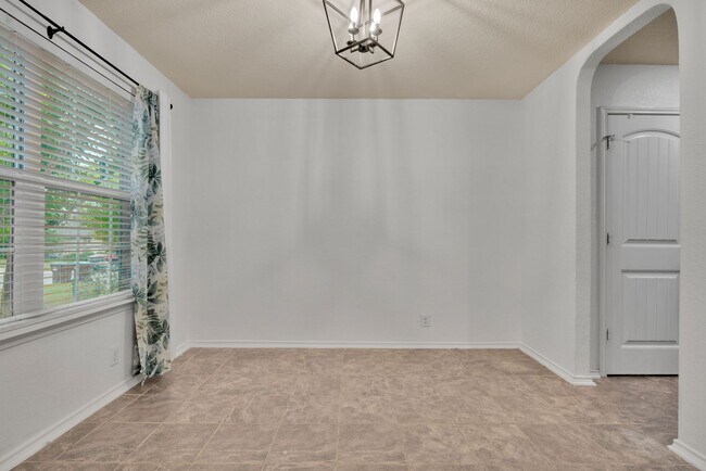 Building Photo - Spacious 5-Bedroom Beauty in Redbird Ranch –  with Community Perks!