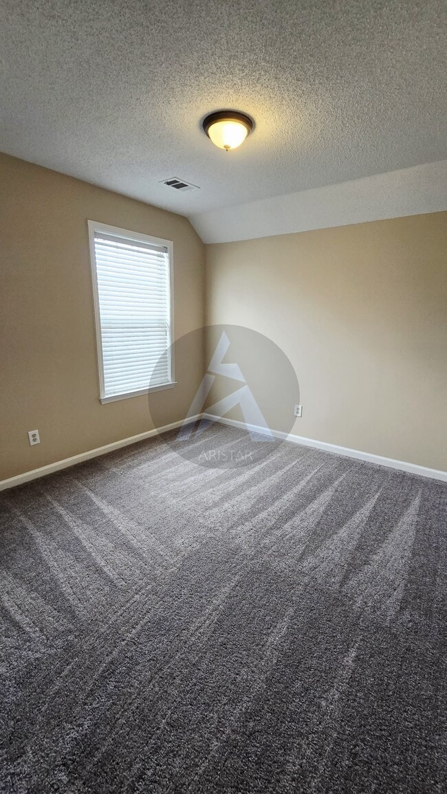 Building Photo - 1741 Taynton Cir