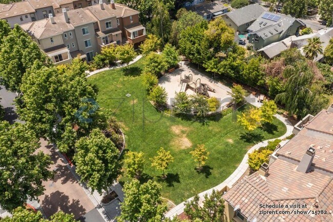 Building Photo - 4 Muller Pl