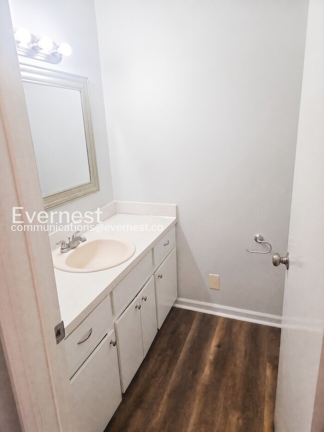 Building Photo - 3-Bed/2-Bath/ Pet Friendly/Available Soon!