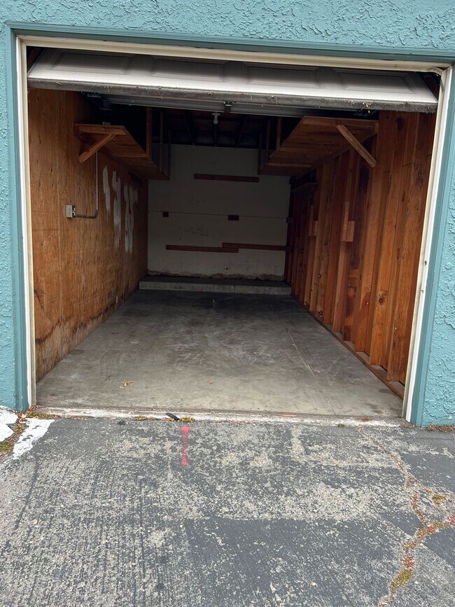 Building Photo - 1300 Saratoga Ave