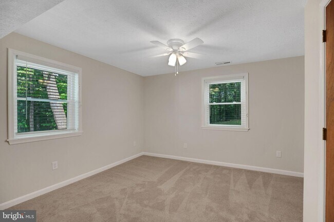 Building Photo - 37245 E Spicer Dr