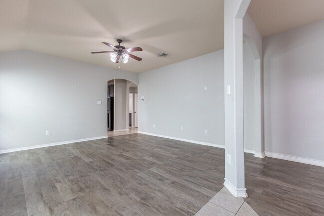 Building Photo - 5815 Southern Knoll
