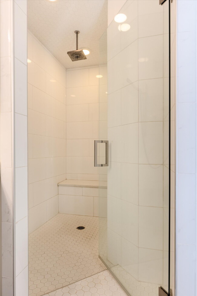Building Photo - 2922 W 26th Ave
