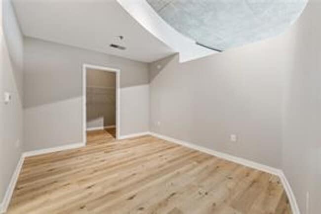 Building Photo - 1 Bedroom + 1 Bath with Views of Buckhead!