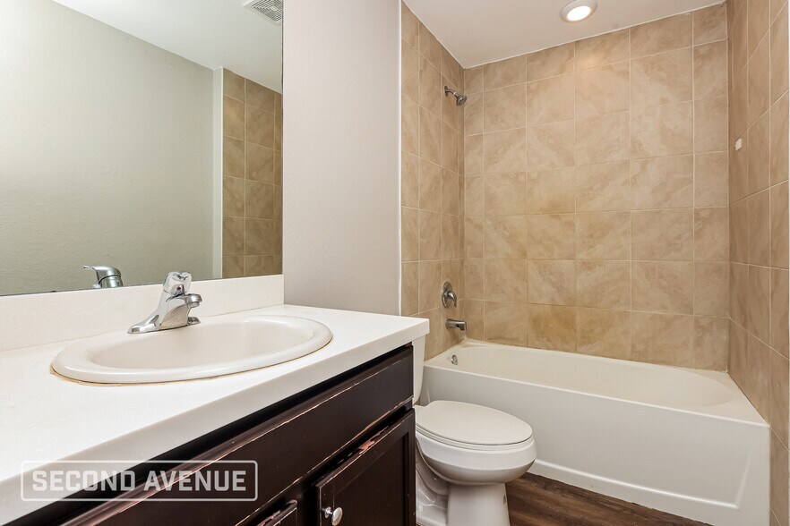 Building Photo - 3417 7th St SW