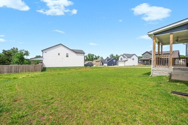 Building Photo - 525 Bloomington Trce