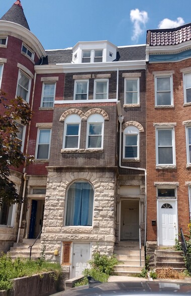 Building Photo - 2634 N Charles St