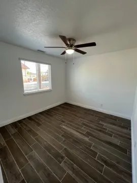 Building Photo - 8788 Oakwood Ave