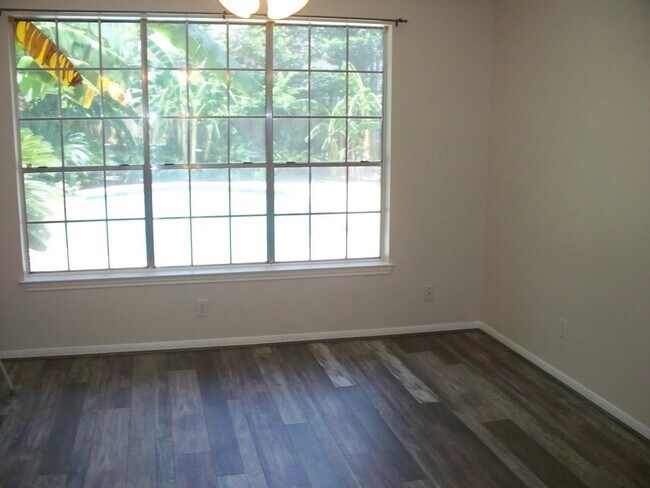 Building Photo - 20736 Fawnbrook Ct