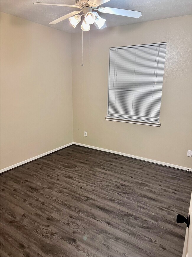 Building Photo - 5301 Carefree Dr