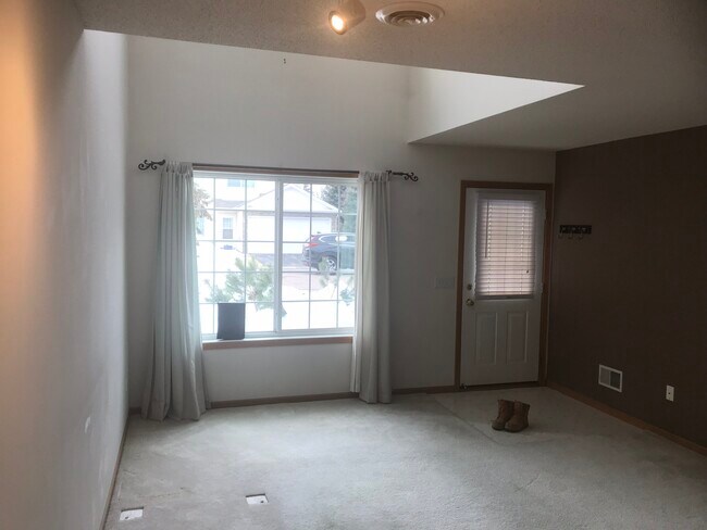 Building Photo - 1239 Elmwood Ave