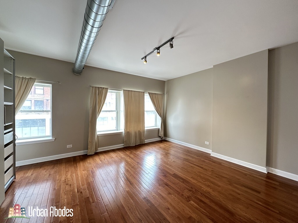 Building Photo - 674 N Orleans St