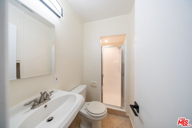 Building Photo - 9205 Alcott St