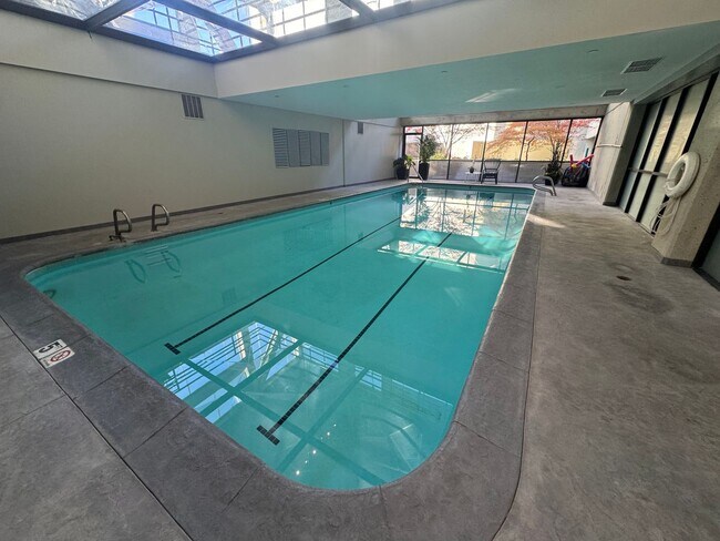 Building Photo - Beautiful Condo in Prime SLC location!