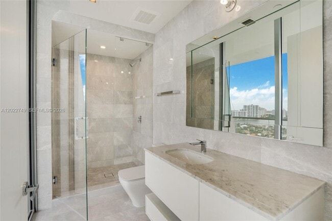 Building Photo - 18501 Collins Ave