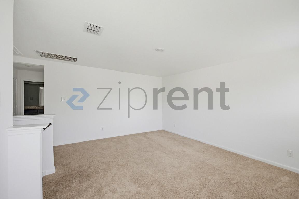Building Photo - Unit