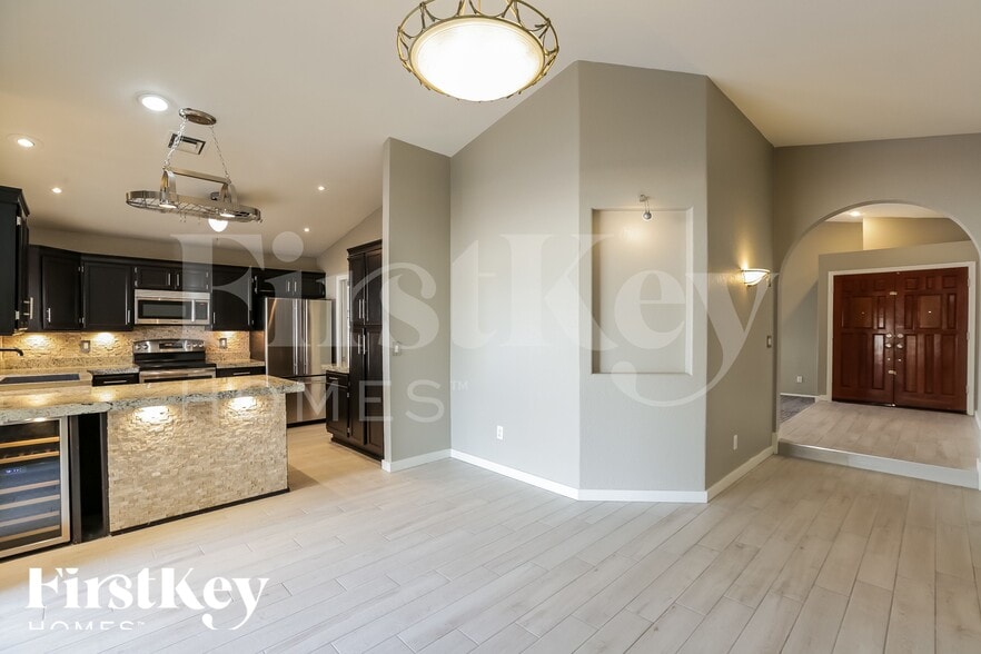 Building Photo - 2994 N Benson Ln