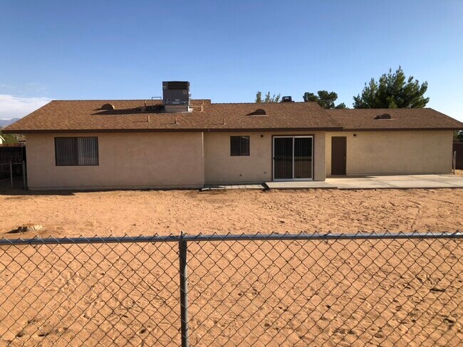 Building Photo - 22578 El Centro Rd