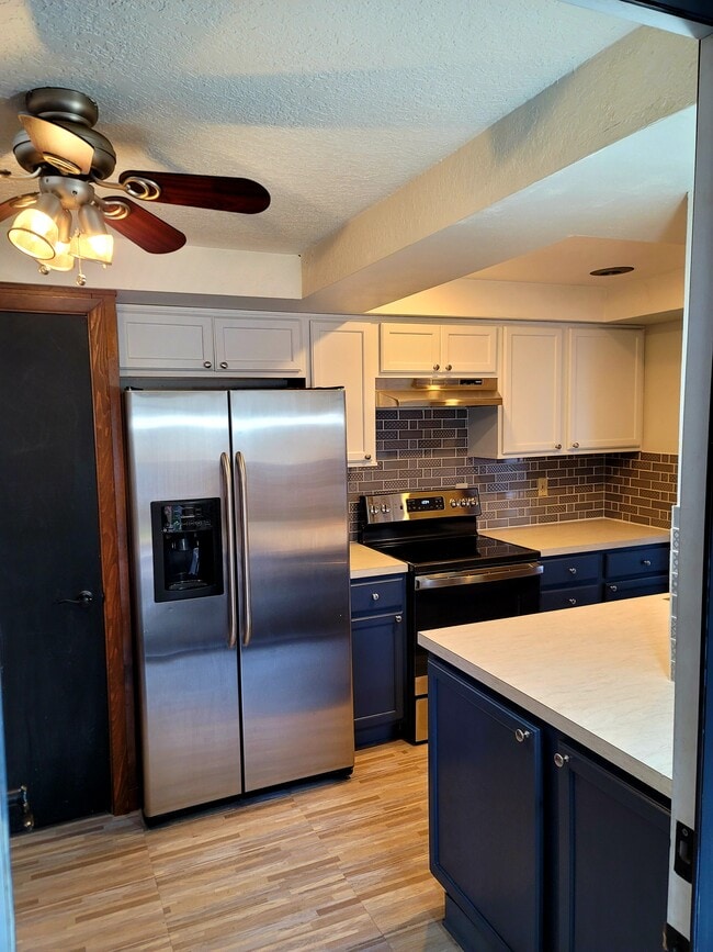 Building Photo - 18220 SW Pheasant Ln