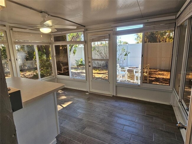 Building Photo - 272 Loyola Rd