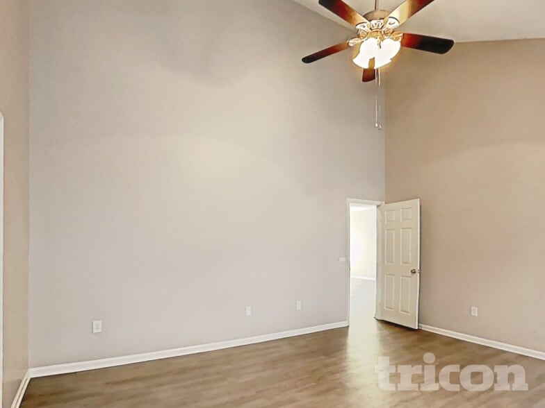 Building Photo - 871 Anchor Way NE