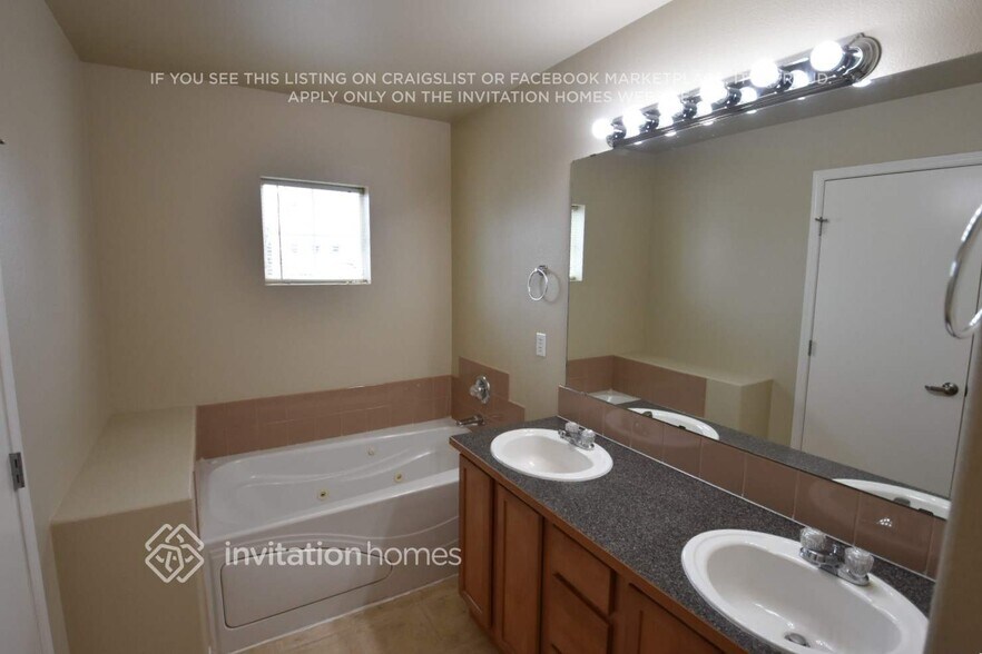 Building Photo - 15329 87th Ave E