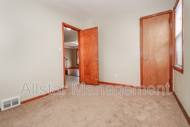 Building Photo - 6207 Gerald Ave