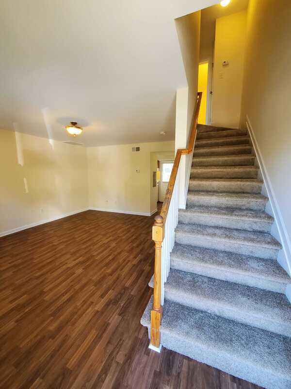 Building Photo - 1357 Sharon Rd W