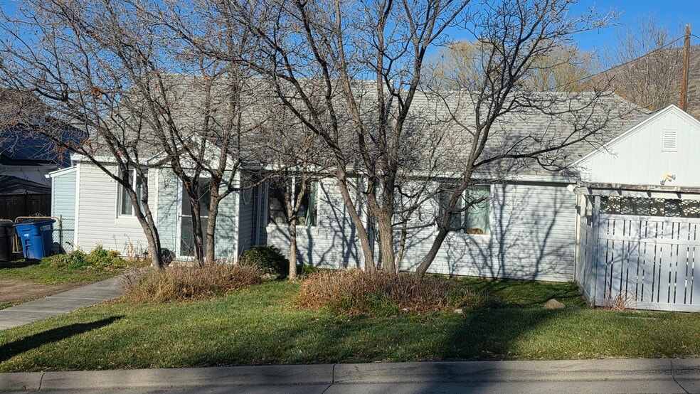 Building Photo - 547 E 100 N