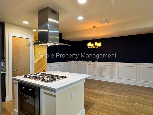 Building Photo - 3032 Zuni St