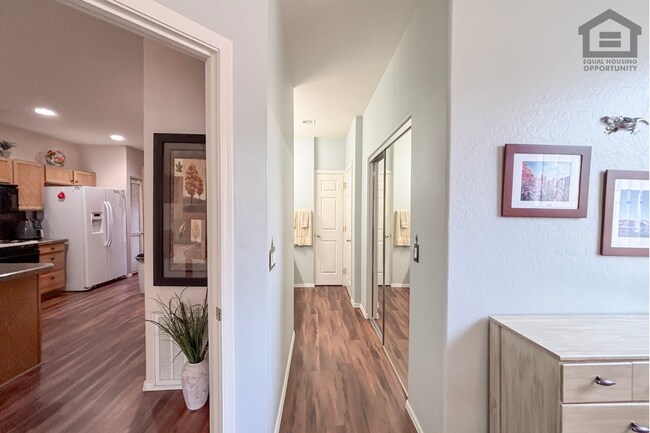 Building Photo - 205 N 74th St
