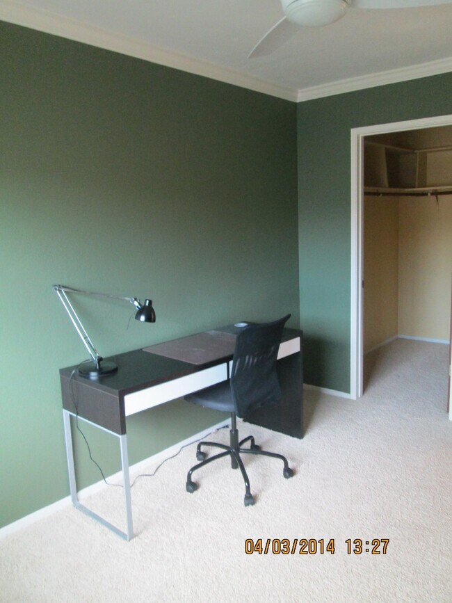 Building Photo - Stonegate living!